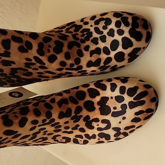 Boots - Picture 2 of 4